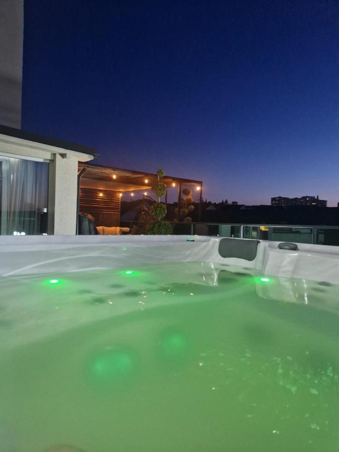 Gavas Jacuzzi & Panoramic View Leilighet Cluj-Napoca Eksteriør bilde